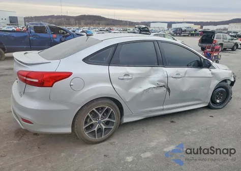 2015 Ford Focus Se z USA, uszkodzony, nr VIN 1FADP3F27FL210728